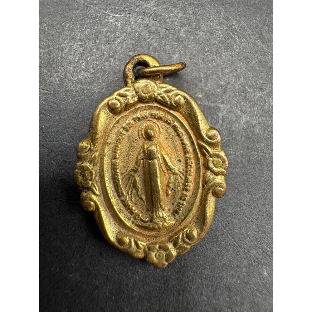 Gold Tone Medal Mary Conceived Without Sin Pray For Us Who Have Recourse Pendant